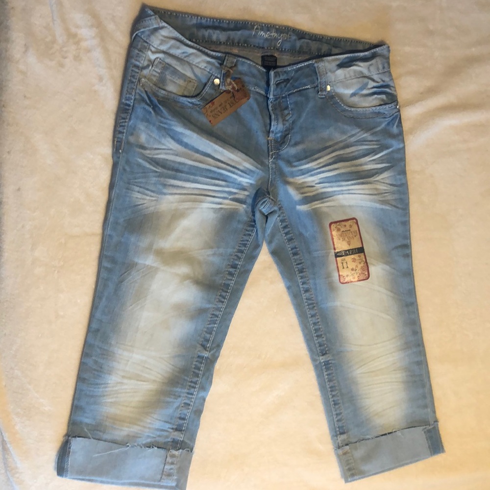 Light Blue Capri Jeans